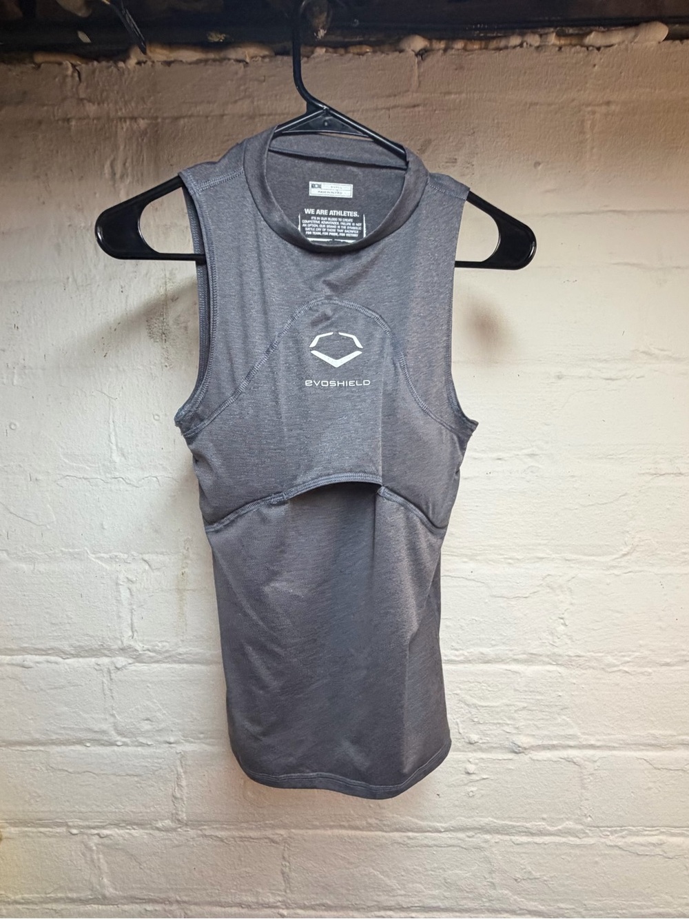 EvoShield Men’s Gray Sleeveless Performance Shirt with plate